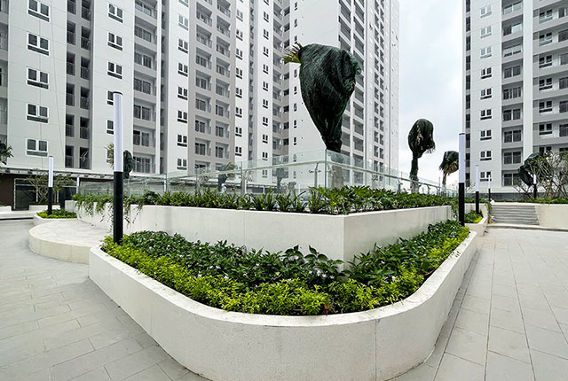 Tiếp tục thi công khu vực cảnh quan