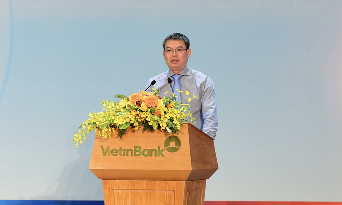 Tổng giám đốc VietinBank Trần Minh Bình tại cuộc họp sáng 30.06