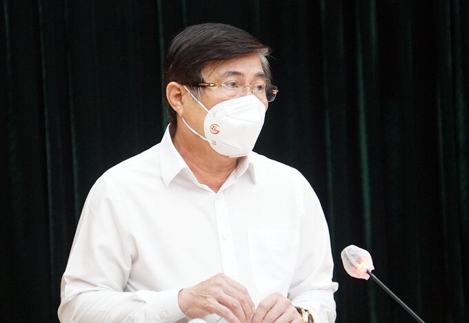 Người dân TP HCM không được ra đường sau 18h Chủ tịch UBND TP HCM Nguyễn Thành Phong 