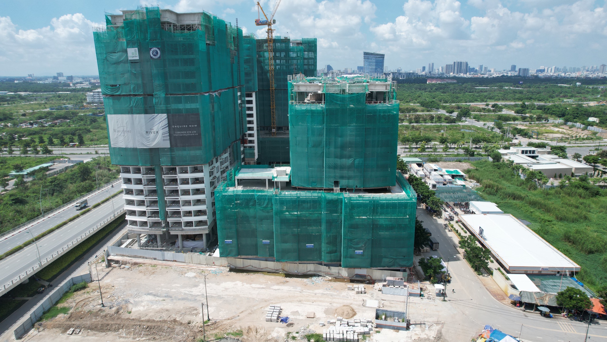 Dự án The River Thủ Thiêm - Hình ảnh cất nóc tháng 10.2021