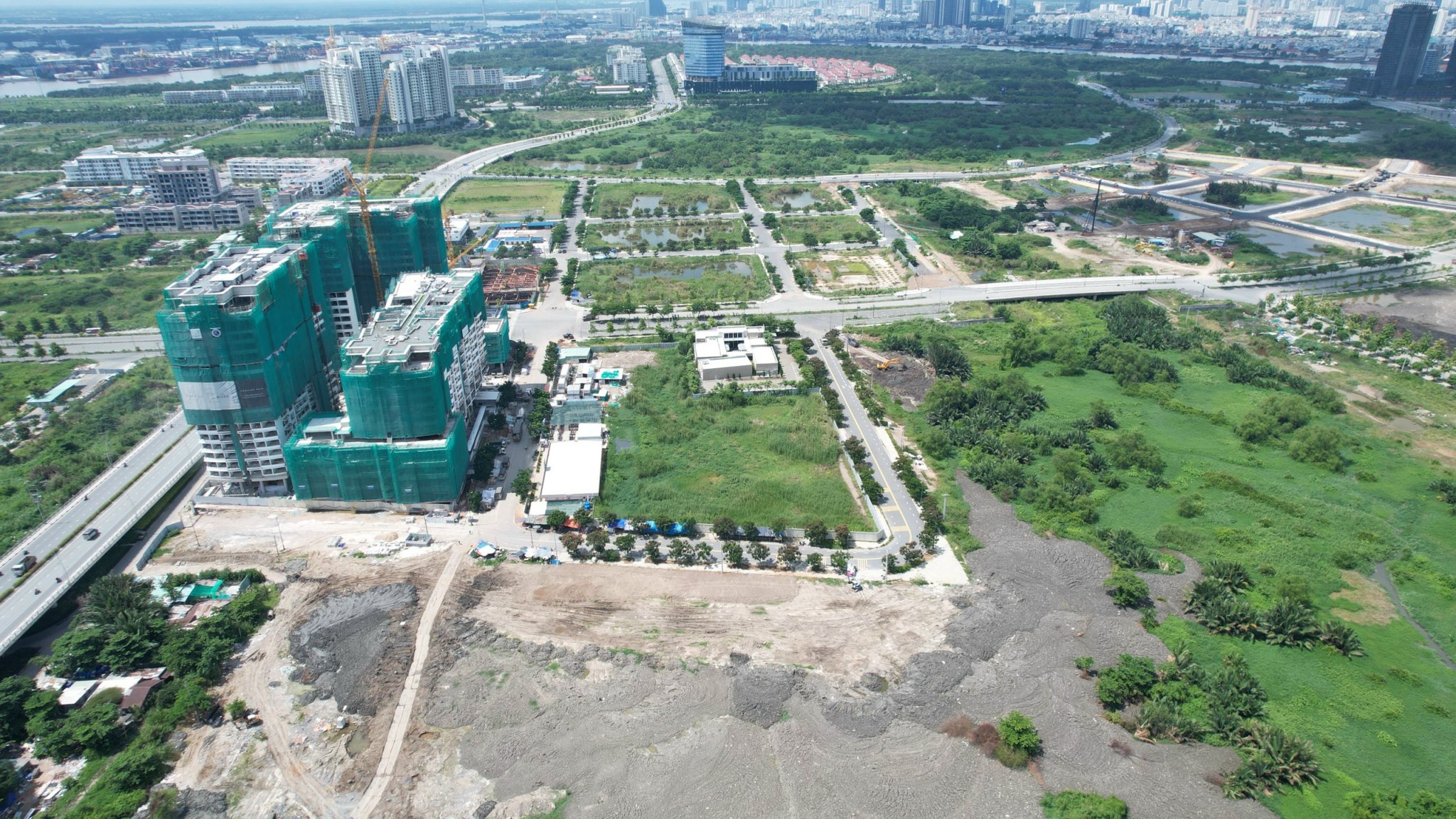 Dự án The River Thủ Thiêm - Hình ảnh cất nóc tháng 10.2021